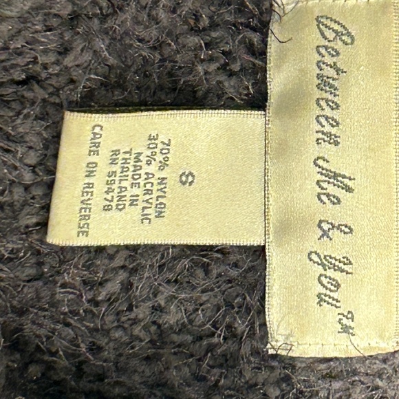 Sweater - Picture 2 of 3